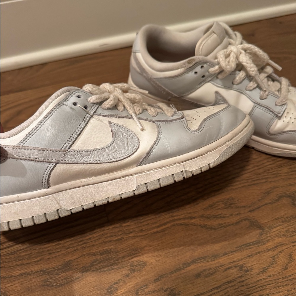 Nike Women's Athletic Shoes - White and Gray
